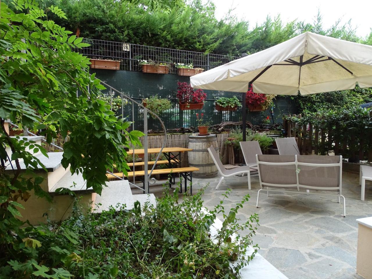 La Pajassa Bed & Breakfast Алба Екстериор снимка