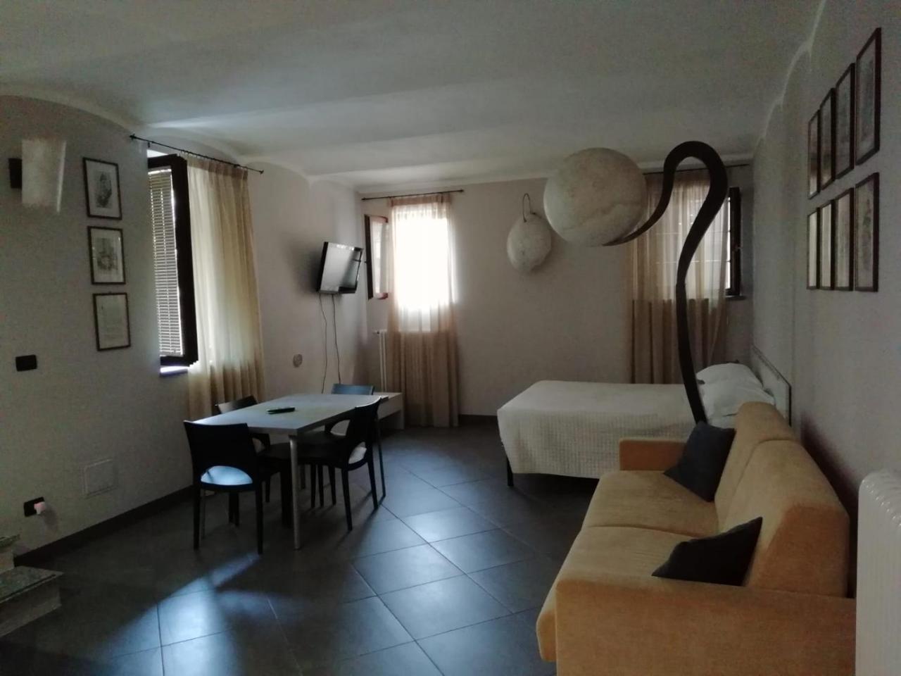 La Pajassa Bed & Breakfast Алба Екстериор снимка