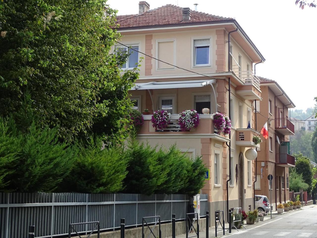 La Pajassa Bed & Breakfast Алба Екстериор снимка