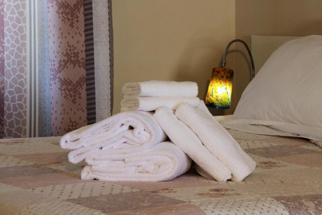 La Pajassa Bed & Breakfast Алба Екстериор снимка