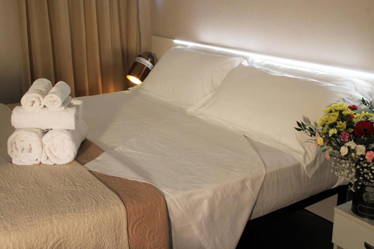 La Pajassa Bed & Breakfast Алба Екстериор снимка